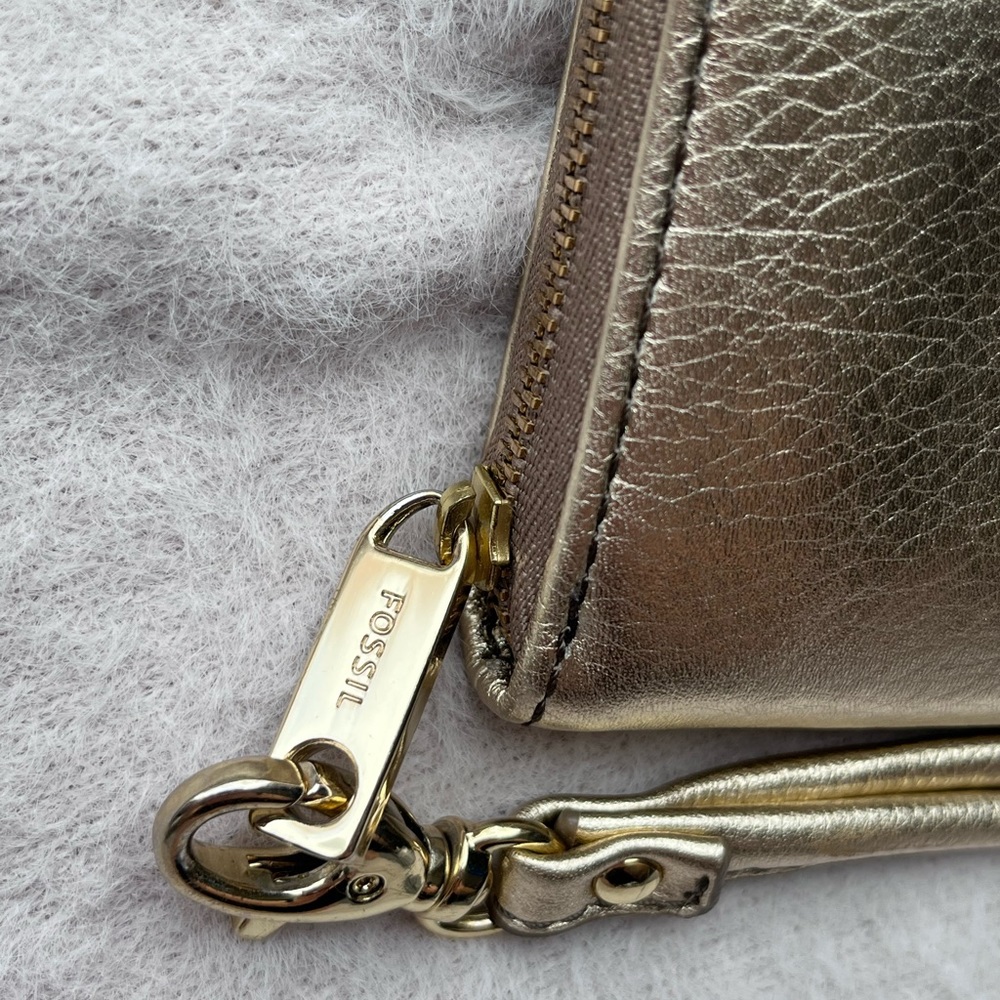 Fossil Gold Wristlet Bag - Picture 3 of 12